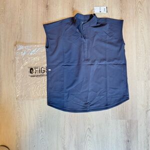 NWT FIGS Rafaela Oversized Scrubs Tops